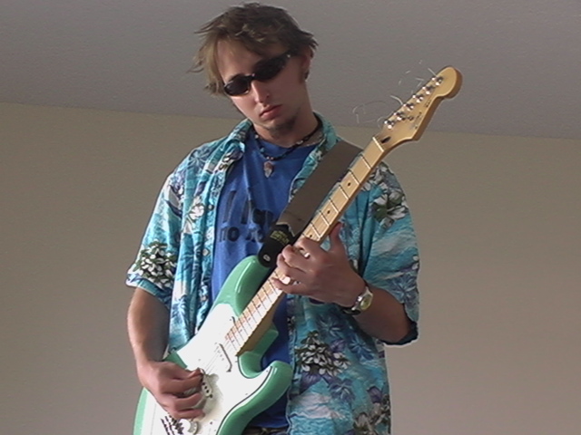 File:Mark Viherkoski-jammin 466.jpg