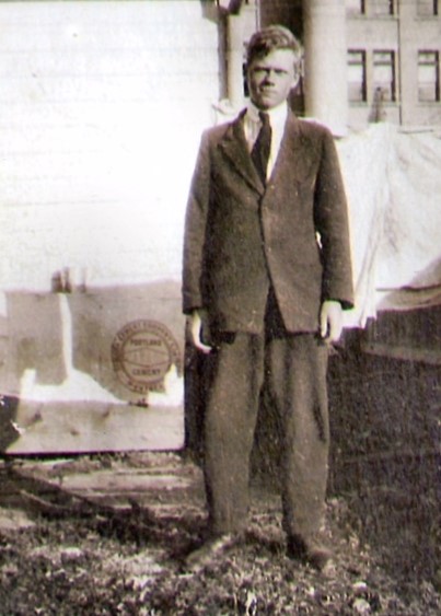 File:020 Harold Newman.Wpg boardinghouse.1921.jpg