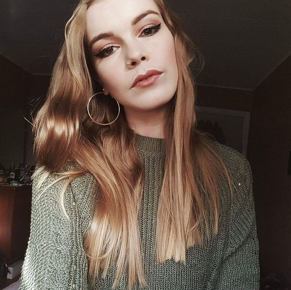 File:Rhiannon Willetts.jpg