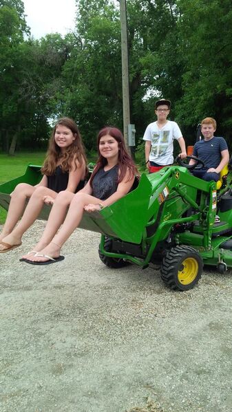File:DougCurrieGrandchildren.jpg